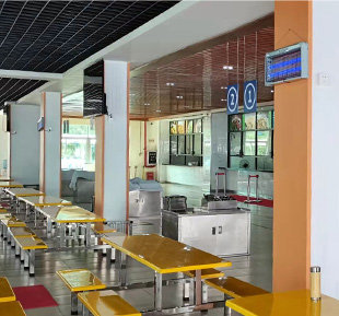 学校食堂